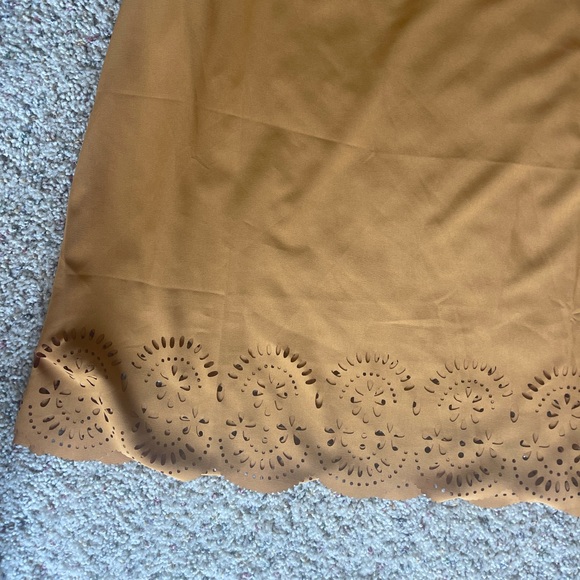 Mustard sheer tank - Picture 2 of 3